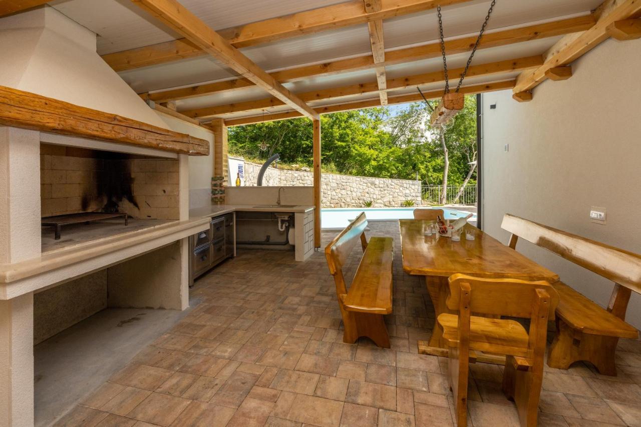 Villa Antani With Heated Pool, Sauna & Jacuzzi Crikvenica Exterior foto