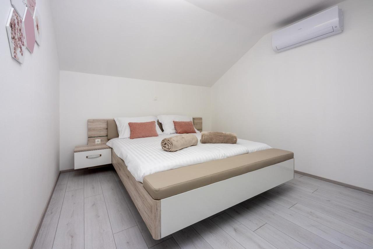 Villa Antani With Heated Pool, Sauna & Jacuzzi Crikvenica Exterior foto